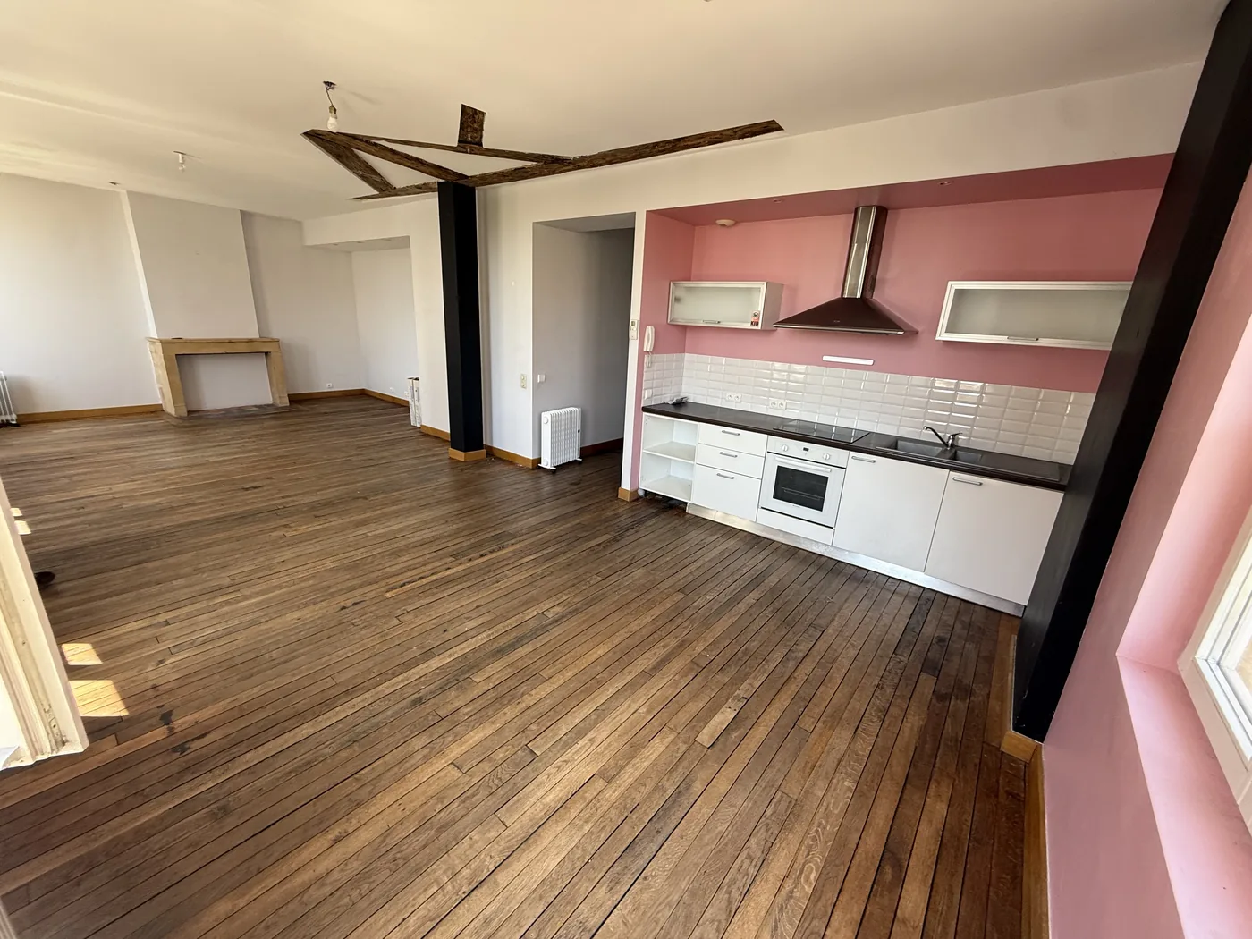Pièce de vie rénovée par DNM Travaux, avant travaux