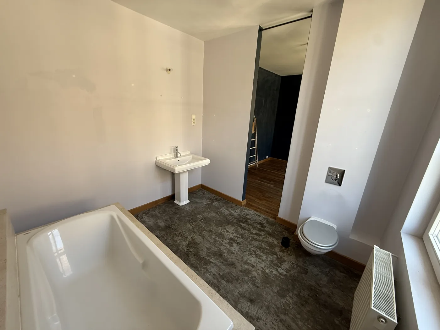Salle de bains rénovée par DNM Travaux, avant travaux